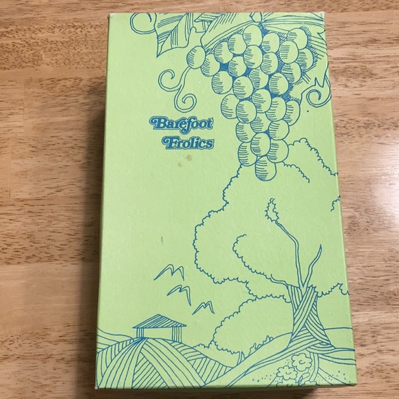 (FREE) Vintage 1960s barefoot frolics by Miller- Christie sandals - Picture 12 of 12